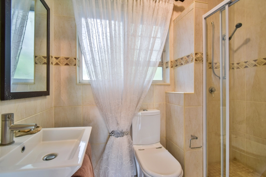 5 Bedroom Property for Sale in Waterkloof Ridge Gauteng