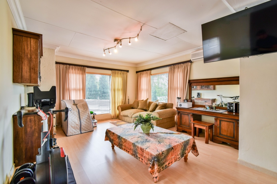 5 Bedroom Property for Sale in Waterkloof Ridge Gauteng
