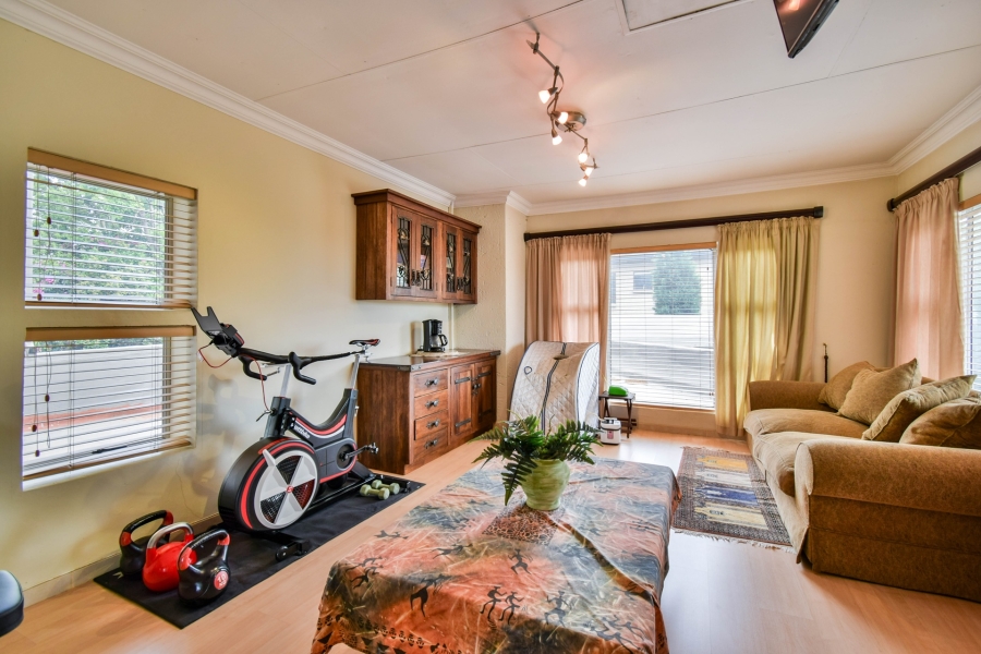 5 Bedroom Property for Sale in Waterkloof Ridge Gauteng