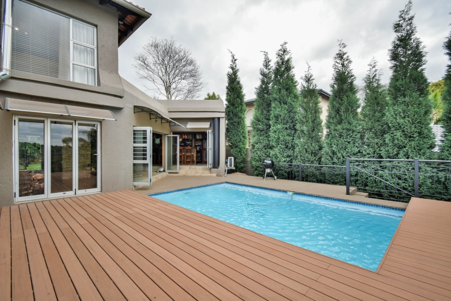 5 Bedroom Property for Sale in Waterkloof Ridge Gauteng