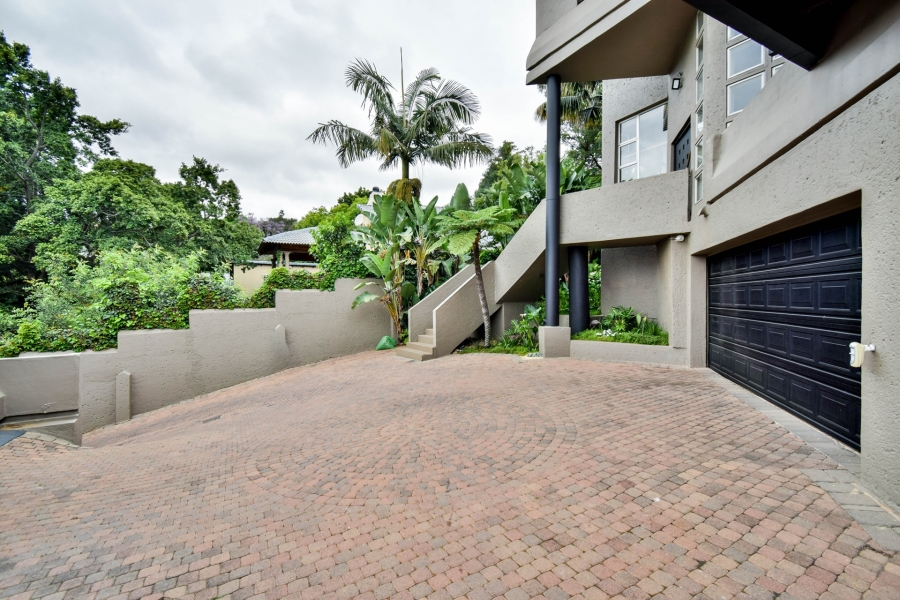 5 Bedroom Property for Sale in Waterkloof Ridge Gauteng