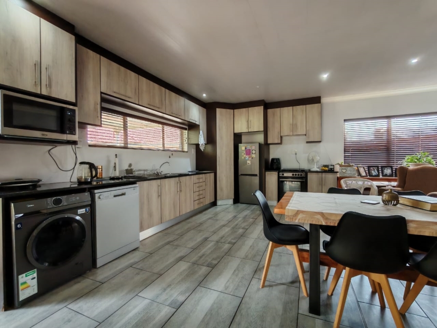 4 Bedroom Property for Sale in Arcon Park Gauteng