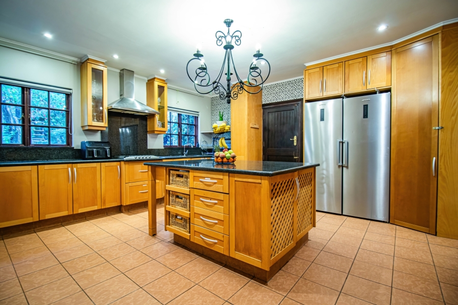5 Bedroom Property for Sale in Hurlingham Gauteng