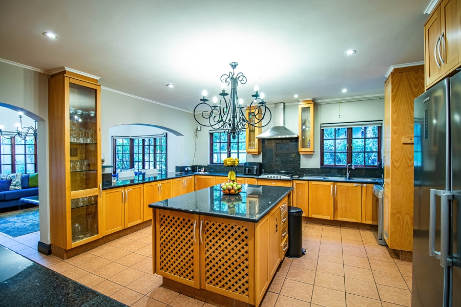 5 Bedroom Property for Sale in Hurlingham Gauteng