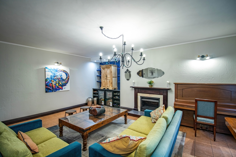 5 Bedroom Property for Sale in Hurlingham Gauteng