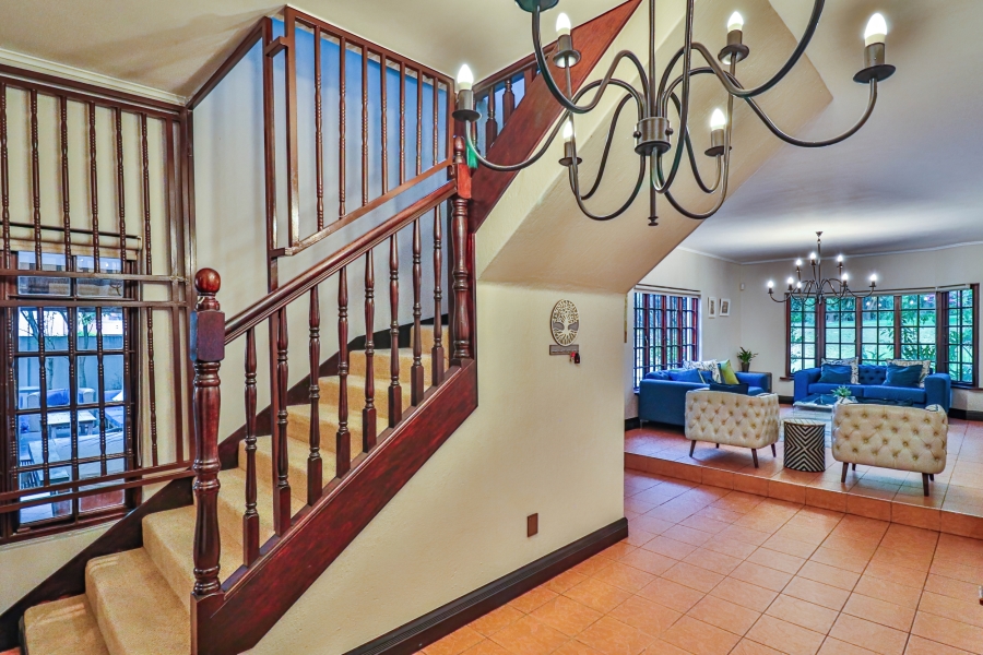 5 Bedroom Property for Sale in Hurlingham Gauteng