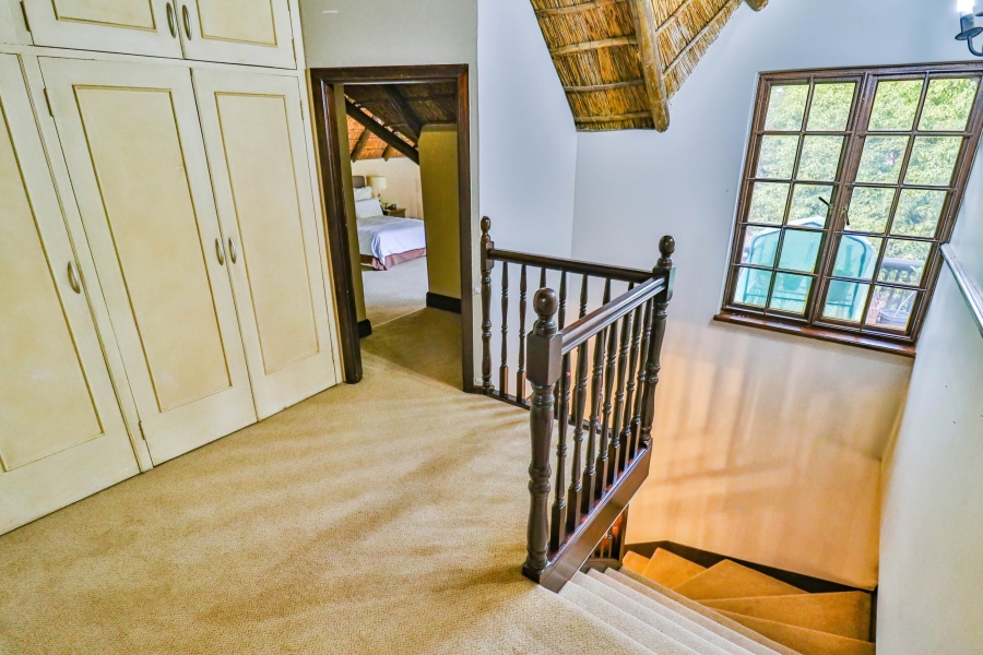 5 Bedroom Property for Sale in Hurlingham Gauteng