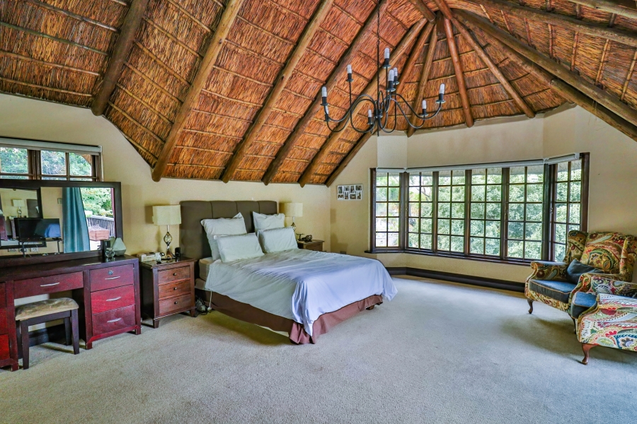 5 Bedroom Property for Sale in Hurlingham Gauteng