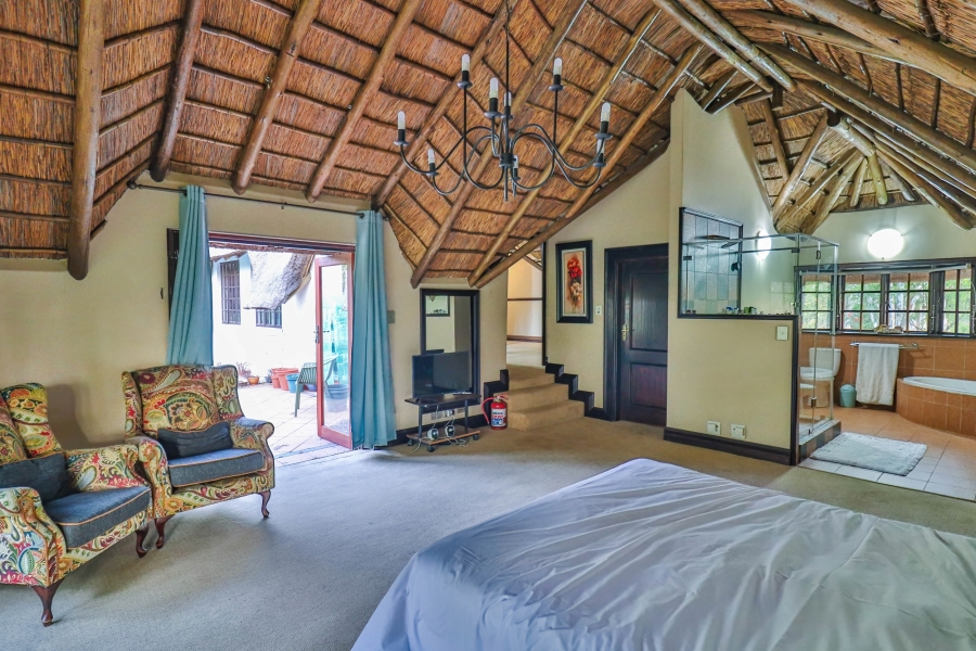 5 Bedroom Property for Sale in Hurlingham Gauteng
