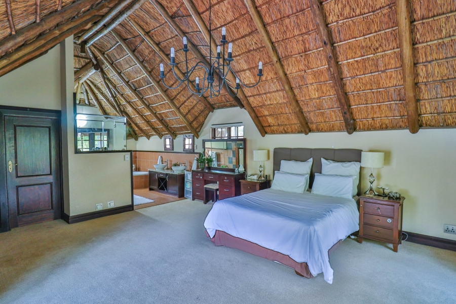 5 Bedroom Property for Sale in Hurlingham Gauteng