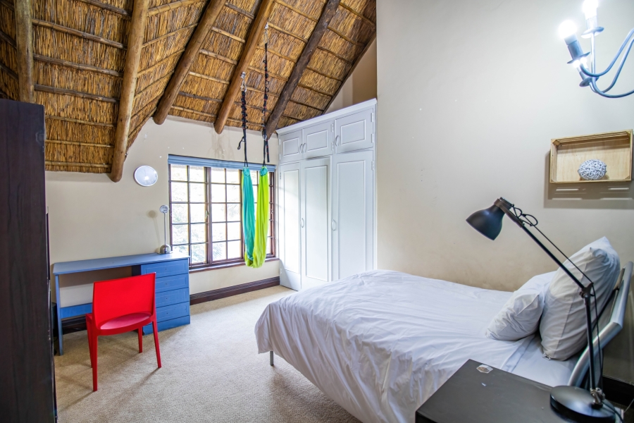5 Bedroom Property for Sale in Hurlingham Gauteng