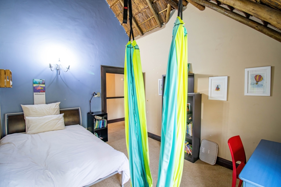 5 Bedroom Property for Sale in Hurlingham Gauteng