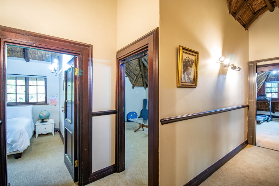 5 Bedroom Property for Sale in Hurlingham Gauteng
