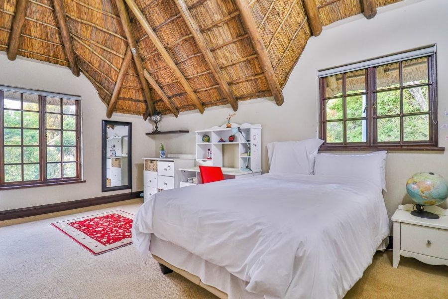5 Bedroom Property for Sale in Hurlingham Gauteng
