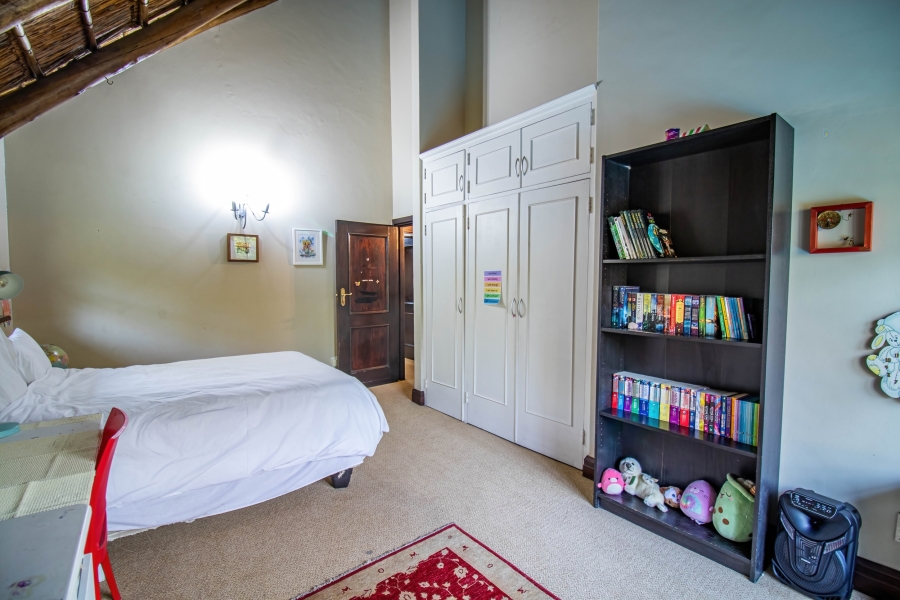 5 Bedroom Property for Sale in Hurlingham Gauteng