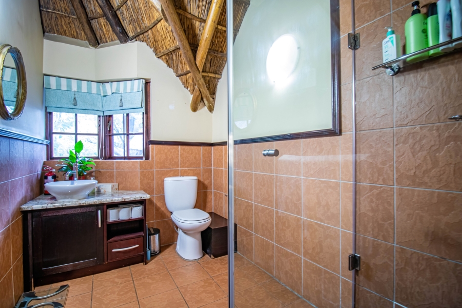 5 Bedroom Property for Sale in Hurlingham Gauteng