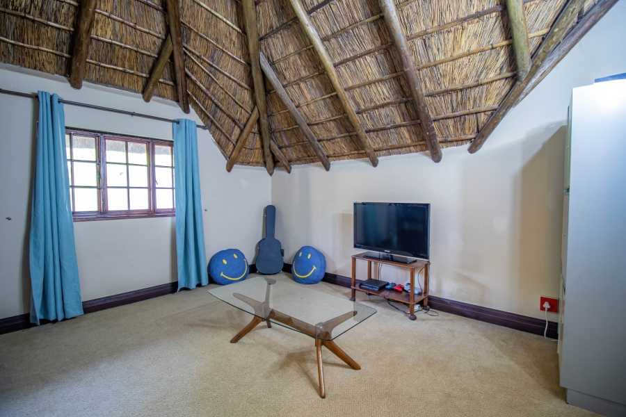 5 Bedroom Property for Sale in Hurlingham Gauteng