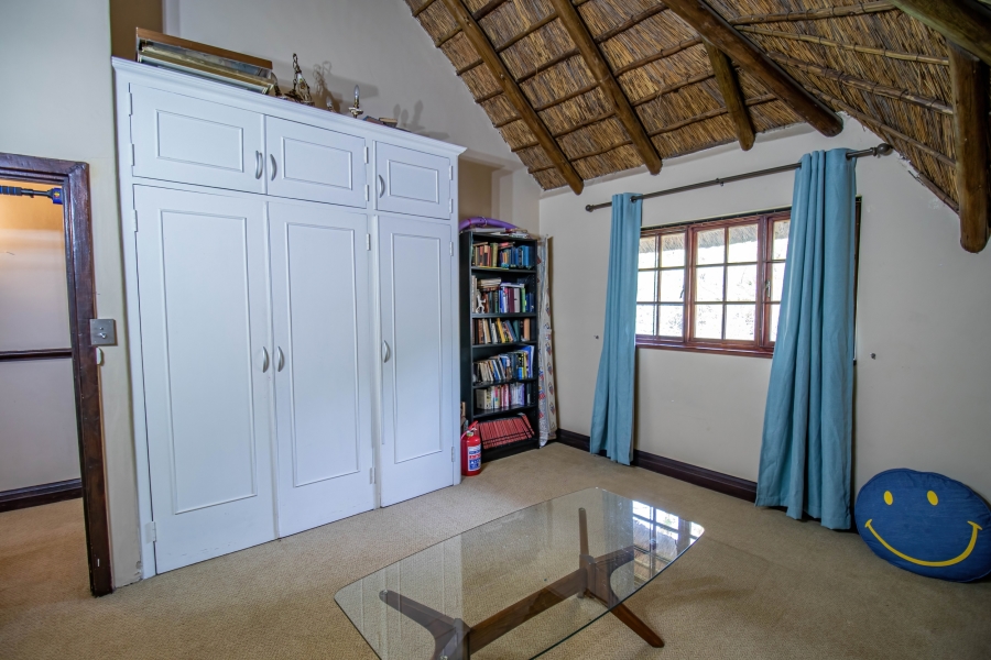 5 Bedroom Property for Sale in Hurlingham Gauteng