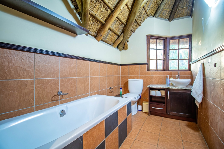 5 Bedroom Property for Sale in Hurlingham Gauteng
