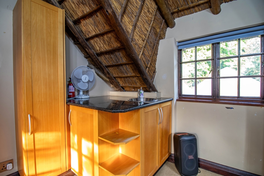5 Bedroom Property for Sale in Hurlingham Gauteng