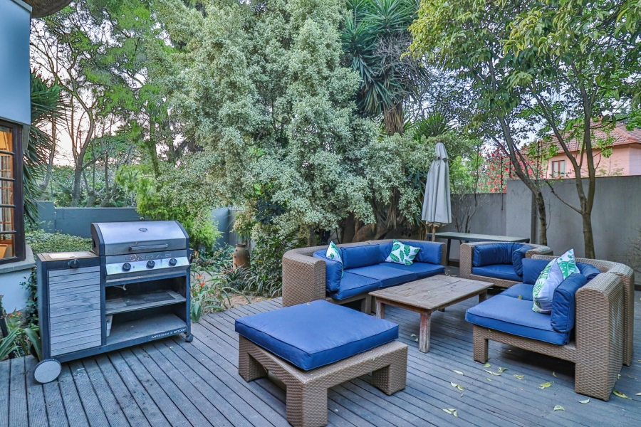 5 Bedroom Property for Sale in Hurlingham Gauteng