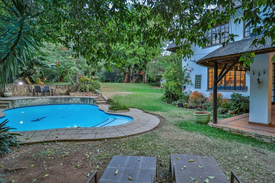 5 Bedroom Property for Sale in Hurlingham Gauteng