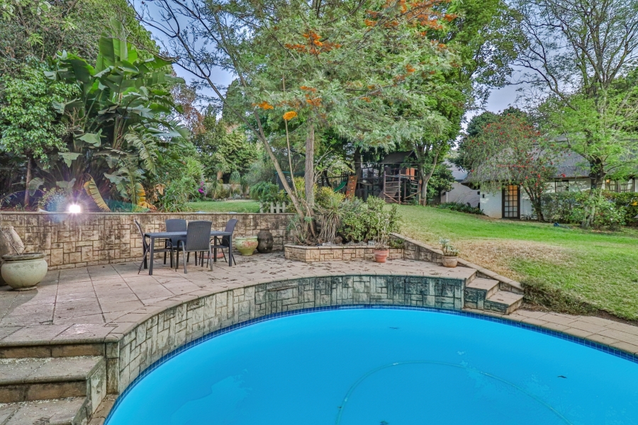 5 Bedroom Property for Sale in Hurlingham Gauteng