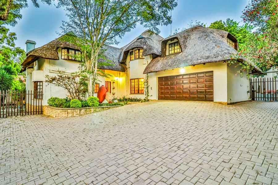 5 Bedroom Property for Sale in Hurlingham Gauteng