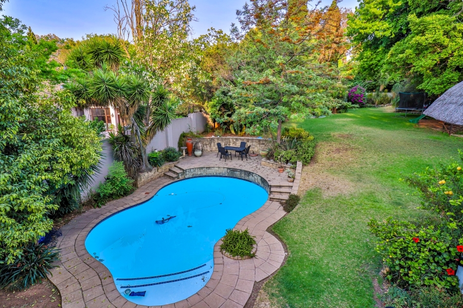 5 Bedroom Property for Sale in Hurlingham Gauteng