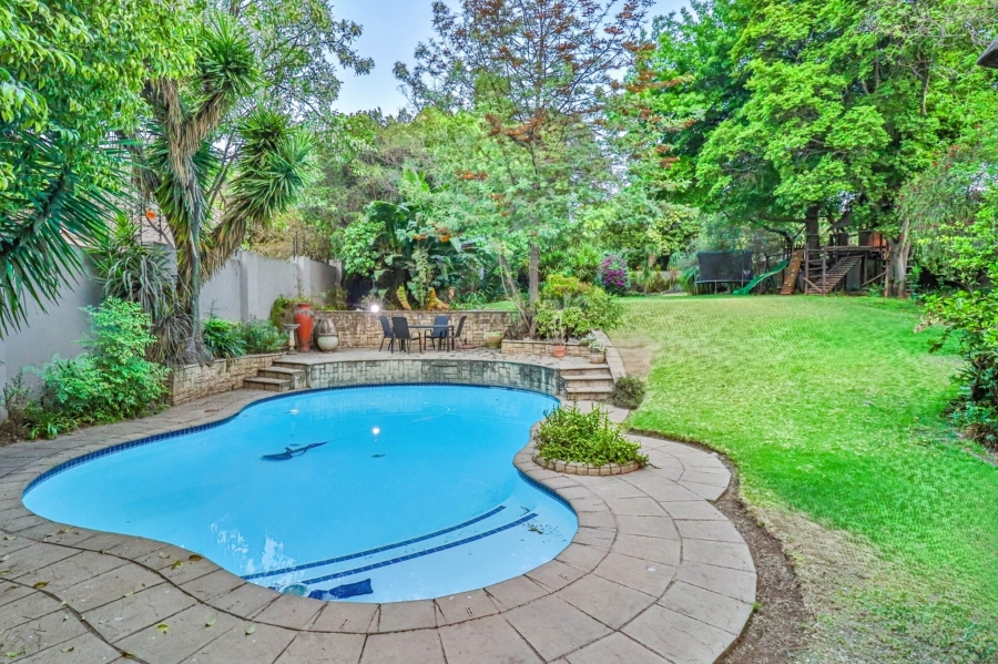 5 Bedroom Property for Sale in Hurlingham Gauteng