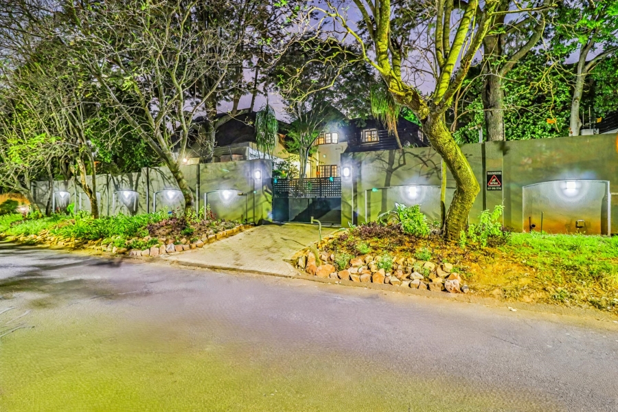 5 Bedroom Property for Sale in Hurlingham Gauteng
