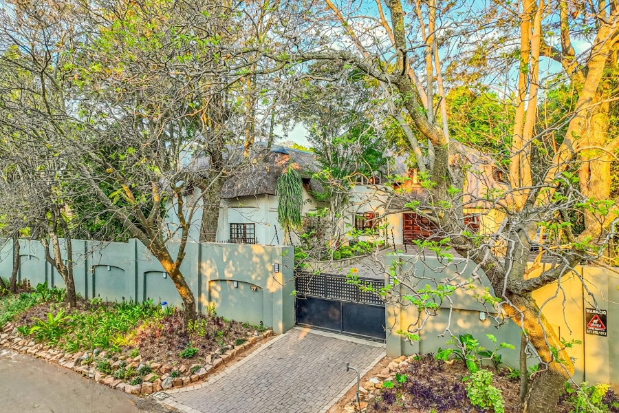 5 Bedroom Property for Sale in Hurlingham Gauteng
