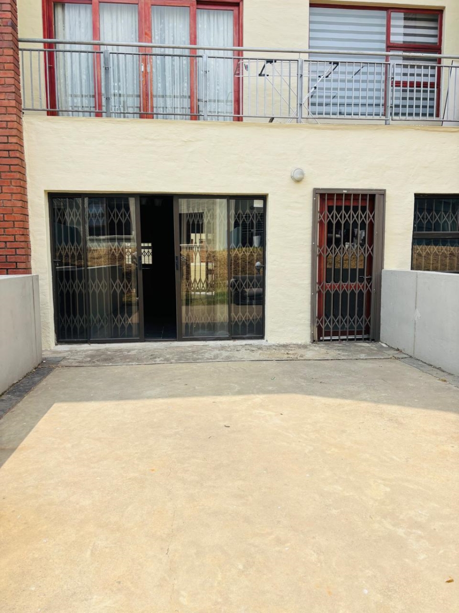 2 Bedroom Property for Sale in Noordwyk Gauteng