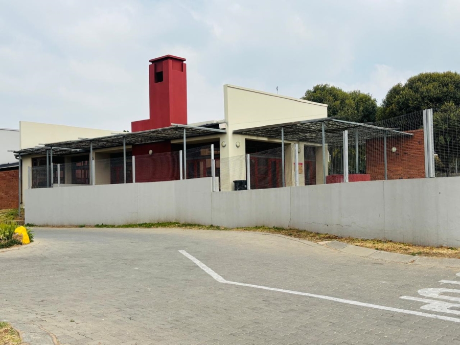 2 Bedroom Property for Sale in Noordwyk Gauteng