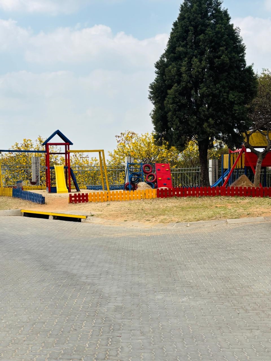 2 Bedroom Property for Sale in Noordwyk Gauteng
