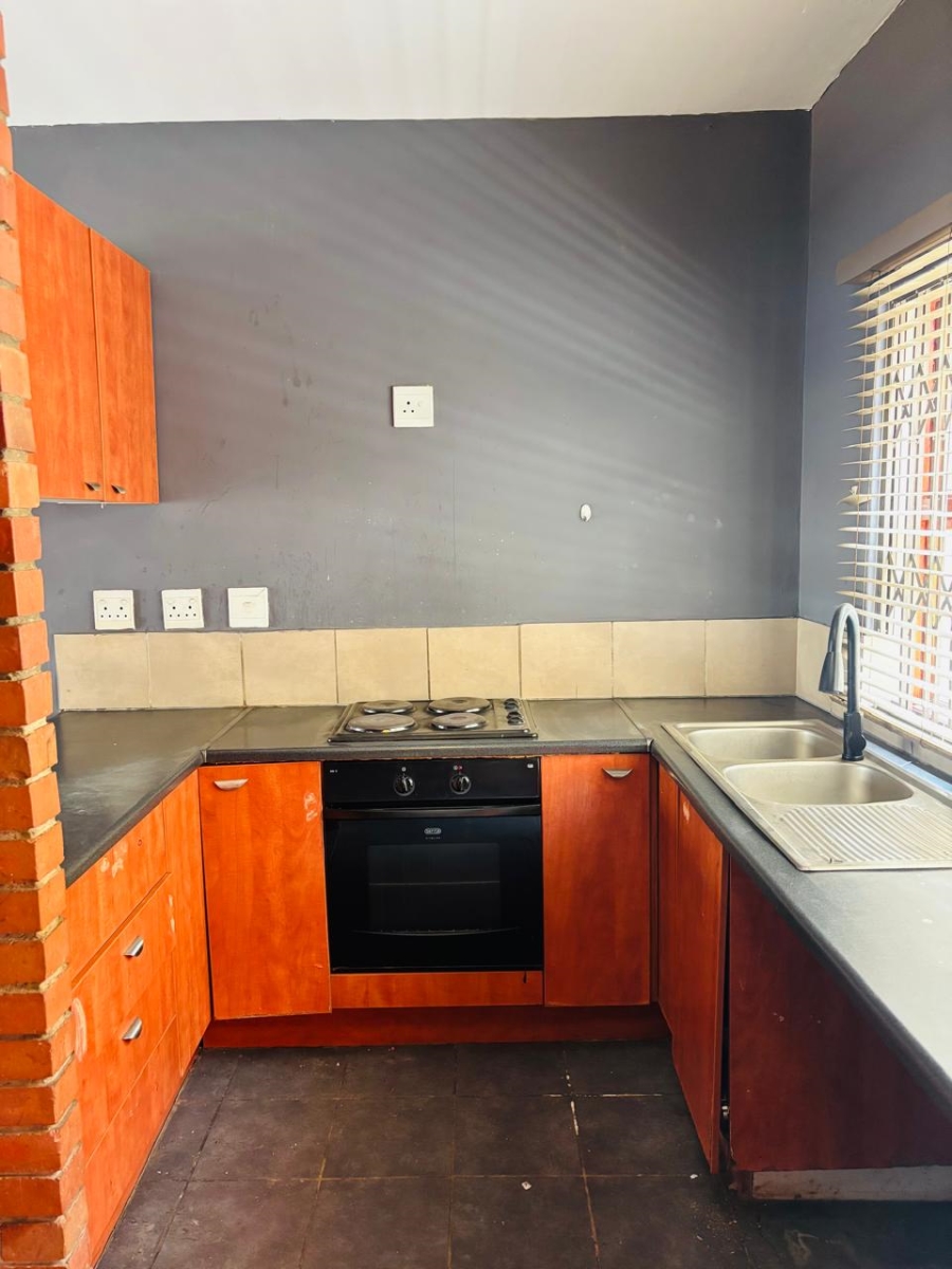 2 Bedroom Property for Sale in Noordwyk Gauteng