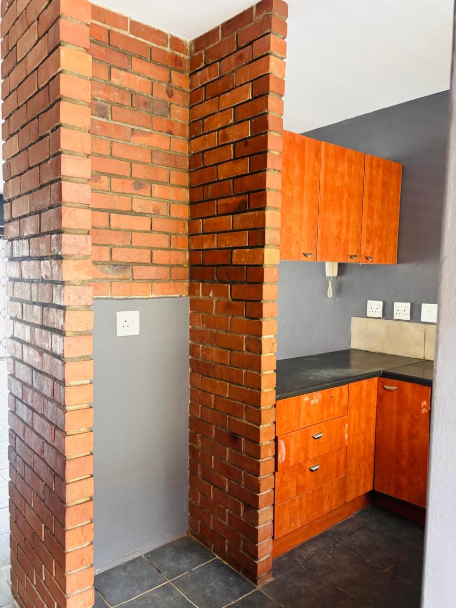 2 Bedroom Property for Sale in Noordwyk Gauteng
