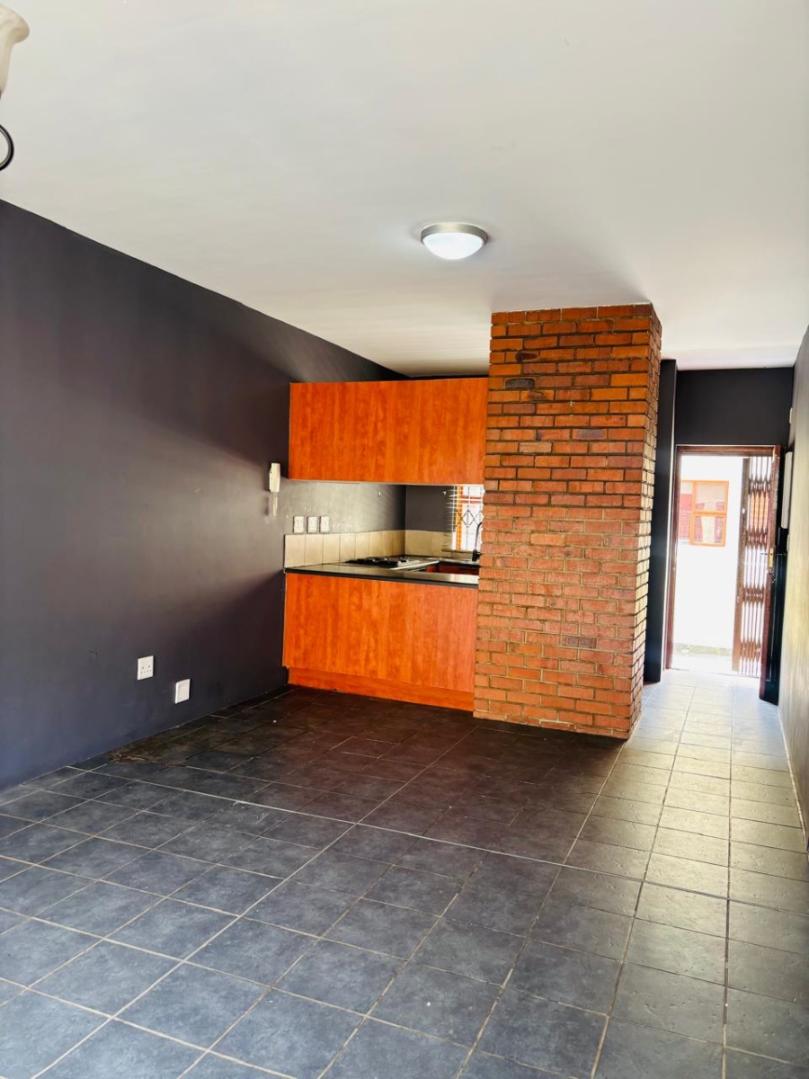2 Bedroom Property for Sale in Noordwyk Gauteng