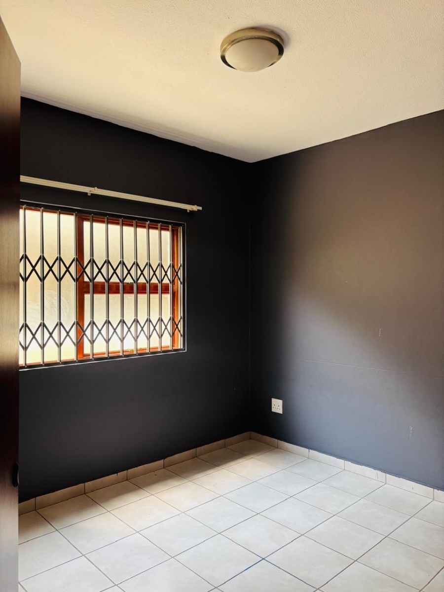 2 Bedroom Property for Sale in Noordwyk Gauteng