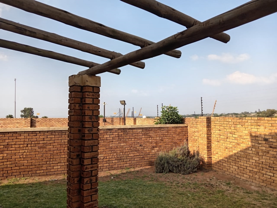 To Let 3 Bedroom Property for Rent in Honeydew Gauteng