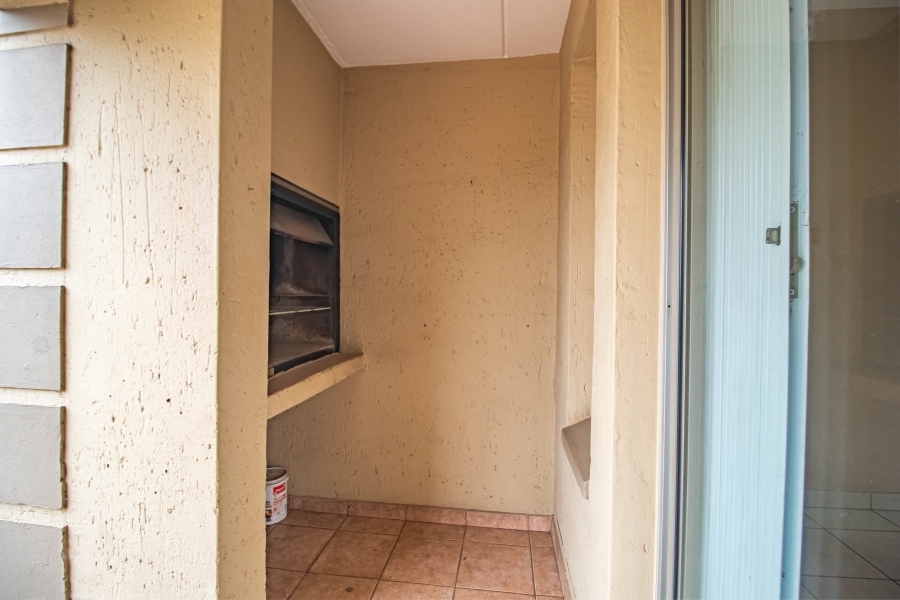 2 Bedroom Property for Sale in Oriel Gauteng