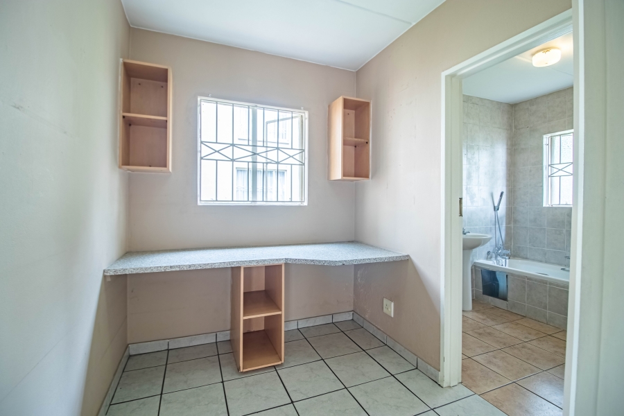 2 Bedroom Property for Sale in Oriel Gauteng