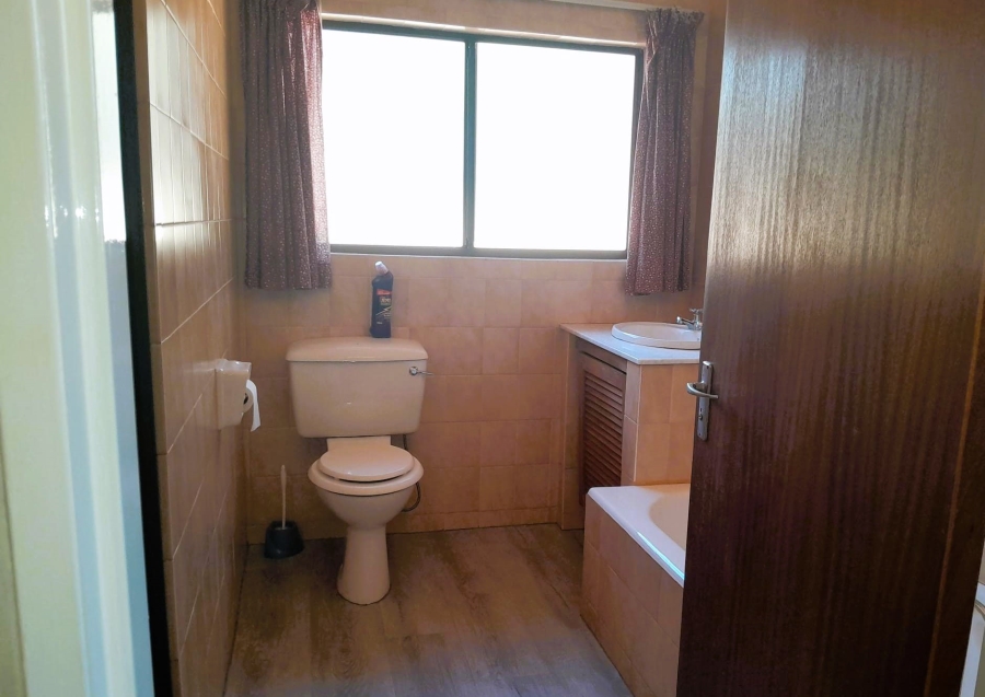 2 Bedroom Property for Sale in Glen Austin Gauteng
