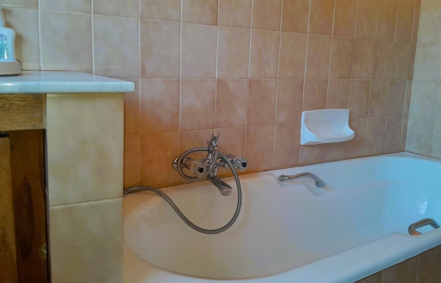 2 Bedroom Property for Sale in Glen Austin Gauteng