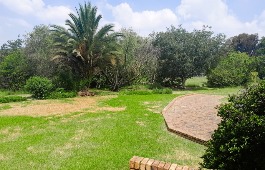 2 Bedroom Property for Sale in Glen Austin Gauteng