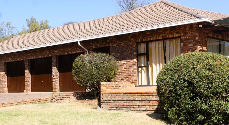2 Bedroom Property for Sale in Glen Austin Gauteng