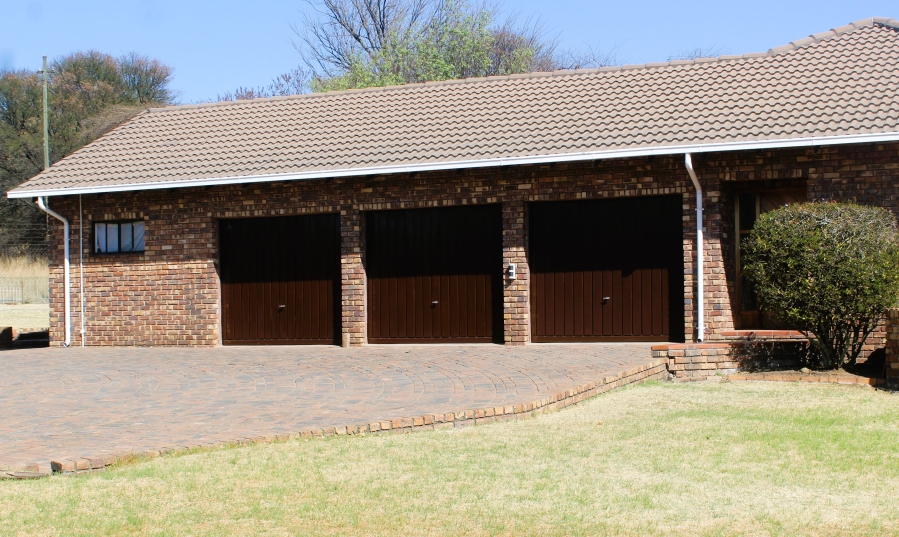 2 Bedroom Property for Sale in Glen Austin Gauteng