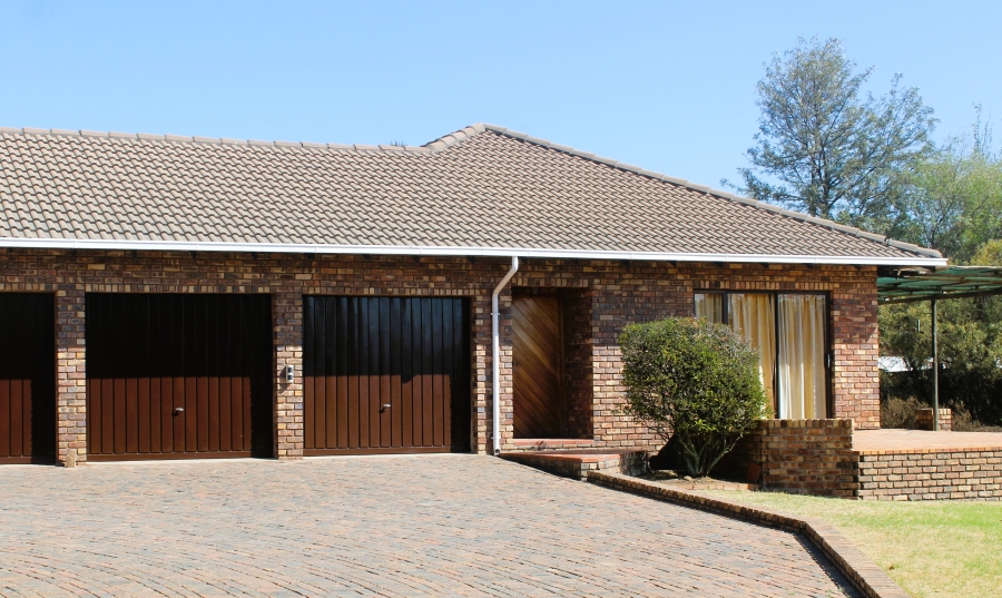 2 Bedroom Property for Sale in Glen Austin Gauteng