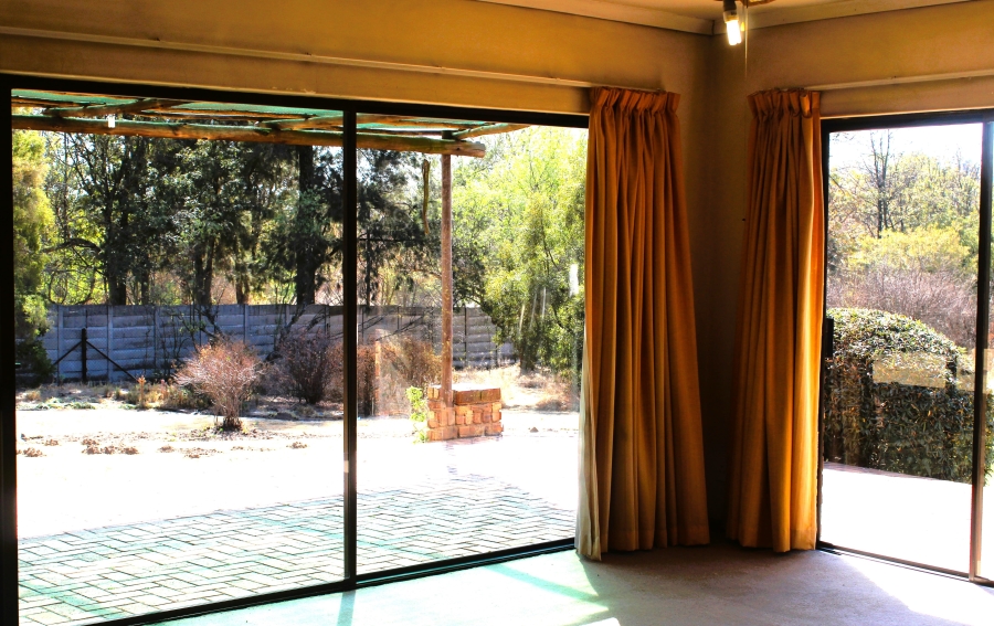 2 Bedroom Property for Sale in Glen Austin Gauteng