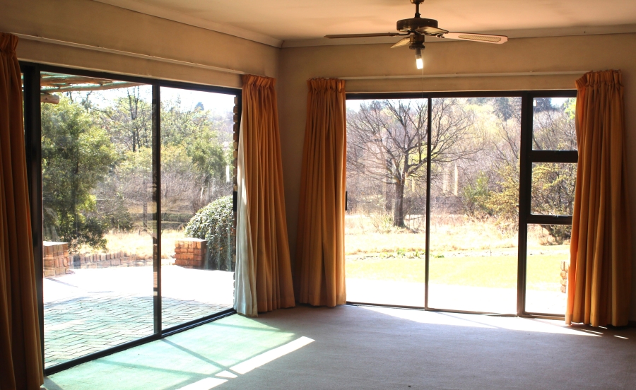 2 Bedroom Property for Sale in Glen Austin Gauteng